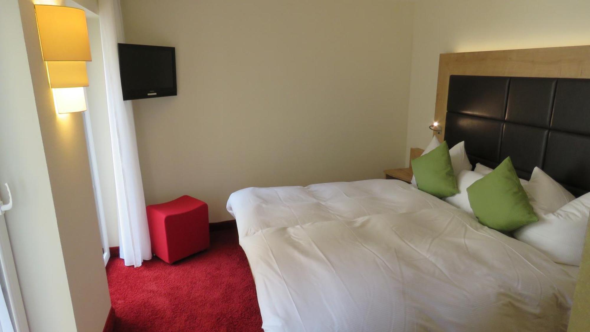Hotel Zur Traube Ürzig Camera foto